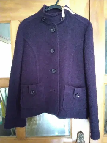 퍼플 버튼 부착 피 코트