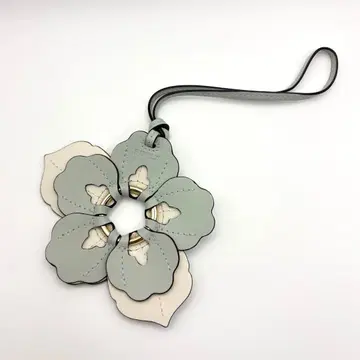 [ 새상품급 ] FURLA 훌라 알레그라 가죽 참 꽃 플라워