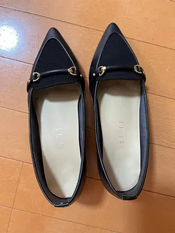 LE TALON 블랙 스틸레토 펌프스