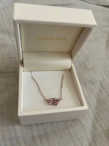 Samantha Tiara 플라워 모티브 밴딩 그라데이션 목걸이