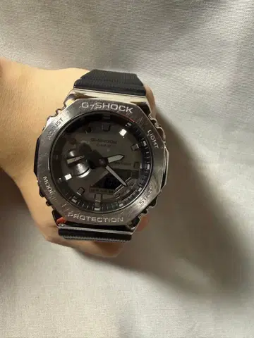 G-SHOCK GM-2100 실버/블랙