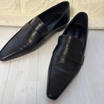 새상품급 LIAN 스틸레토 로퍼 23.5 블랙