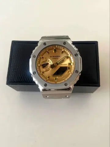 새상품급 풀메탈 사양 G-SHOCK CASHIO GA-2100GB