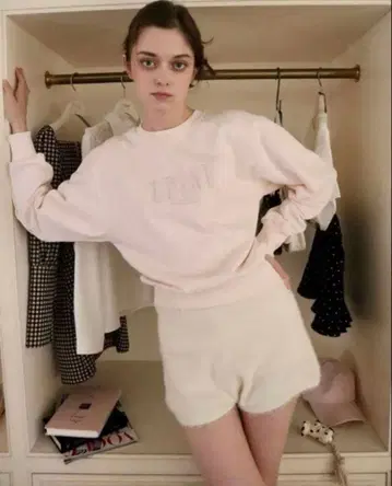 [ 새상품급 ] EPITE PARIS 로고 맨투맨