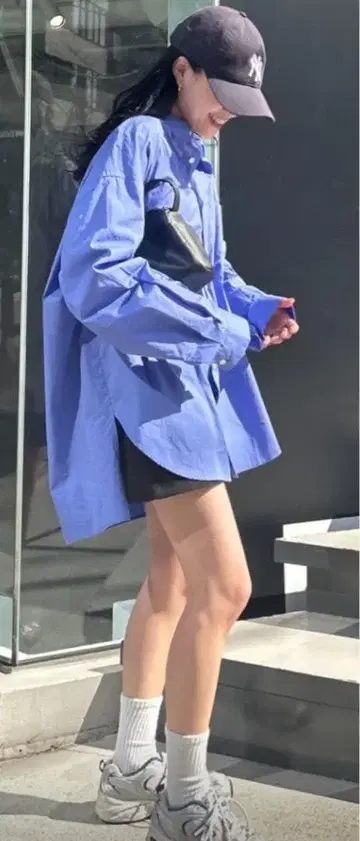 블라우스 셔츠 루즈 실루엣 레귤러 카라 모듬 셔츠 색스 블루