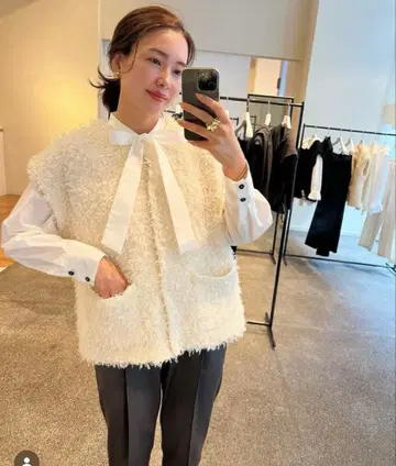 완판템/새상품급 OHGA 오가 MOKE VEST 모케 베스트 화이트