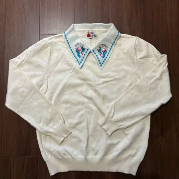 스웨터 화이트 카라 부착 스웨터