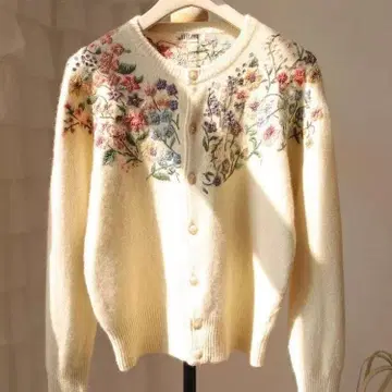 꽃무늬 자수 가디건 크림색