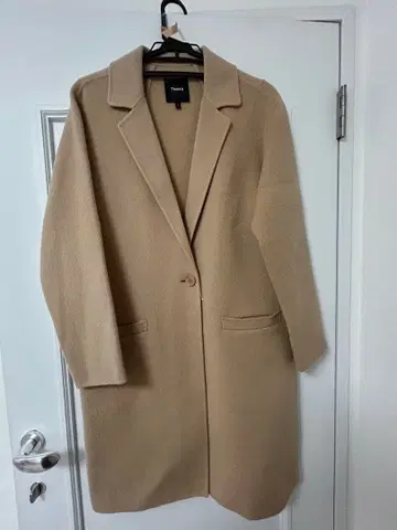 [ 새상품급 클리닝 완료 ] Theory 베이지 체스터 코트 P