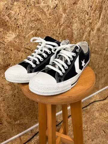 CONVERSE 블랙/화이트 스니커즈