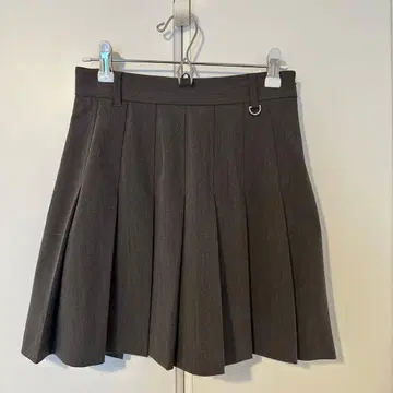 LILY BROWN 릴리브라 플리츠 스커트 숏 팬츠 S 사이즈