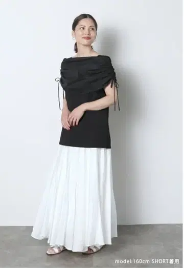 [ 미사용 ] meri 플레어 스커트 화이트