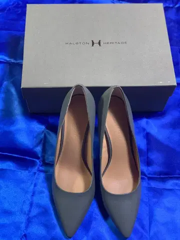 Halston Heritage 그레이 하이힐