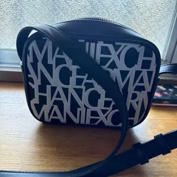 ARMANI EXCHANGE 로고 숄더백