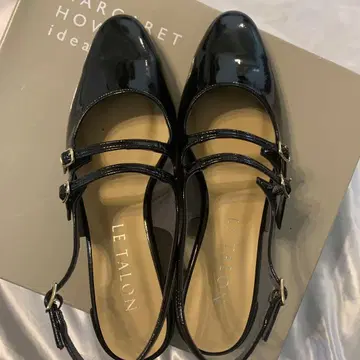 LE TALON 블랙 스트랩 하이힐