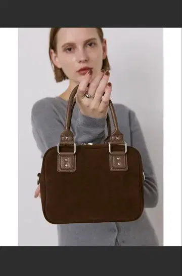 완판템 un/neu 브라운 스웨이드 2way 백