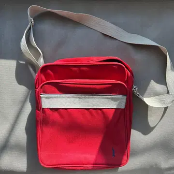 빨간색 캔버스 숄더백