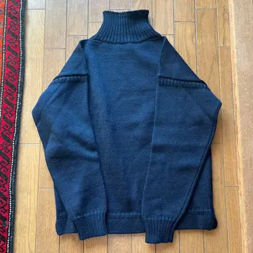 URU 울 터틀넥 스웨터