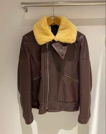 브라운 라이더 자켓 보아 카라 부착