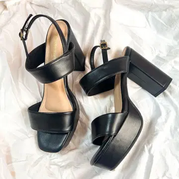 [ 새상품급 ] 블랙 샌들 청키힐 통굽