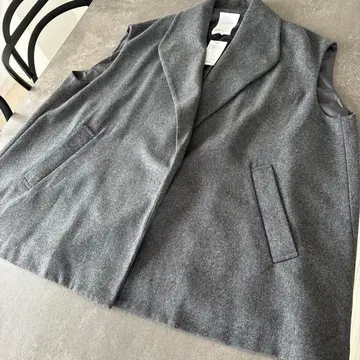 [ 미사용 ] 엘렌딕 오버 사이즈 슬리브리스 스코트