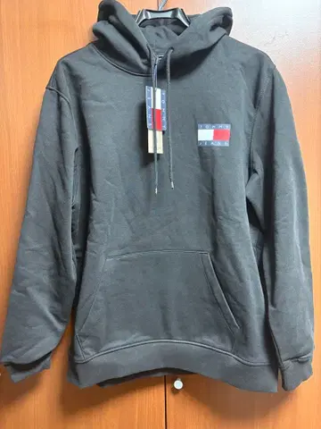 Tommy Jeans 로고 풀오버 후드티 블랙