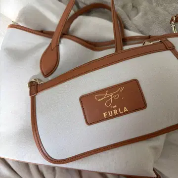 FURLA 캐릭터 아트 토트백 당일 발송 가능