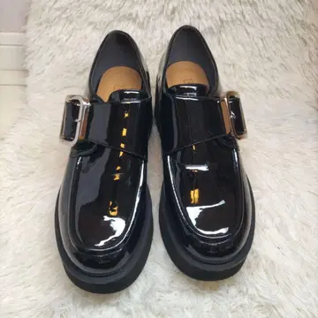 새상품급 GEMMA LINN 블랙 광택 로퍼 통굽 37 (24cm)