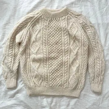 아이보리 케이블 짜임 아란 니트 스웨터 긴팔