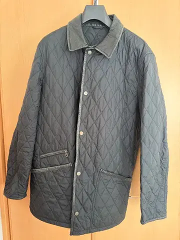 페라가모 퀼팅 자켓