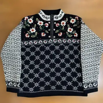 ICELANDIC DESIGN 울 하프 지퍼 니트 스웨터 M 사이즈