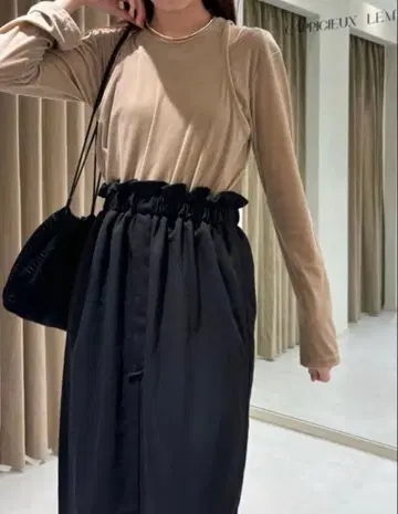 CAPRICIEUX LE'MAGE 베이지 블랙 티셔츠 롱 원피스