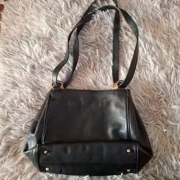 블랙 가죽 숄더백