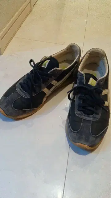 [ 새상품급 ] 오니츠카타이거 스니커즈 27.5