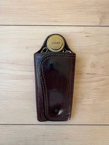 CORBO. 브라운 가죽 키케이스