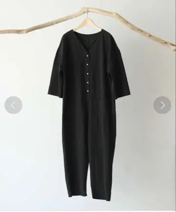 via j(비아제이) 크롭 소매 점프수트