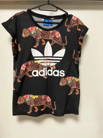 adidas 레오파드 무늬 반팔 T셔츠