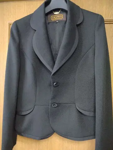 ARARIS 블랙 싱글 버튼 블레이저 M