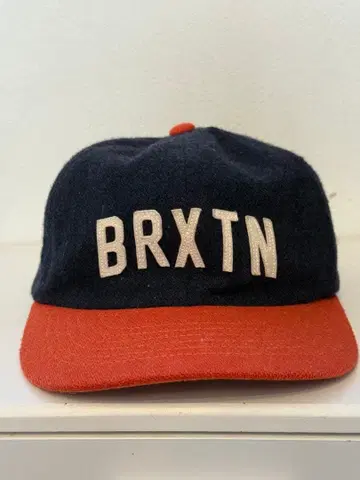 BRXTN 자수 로고 울 캡 가죽 스트랩 구제 의류 빈티지