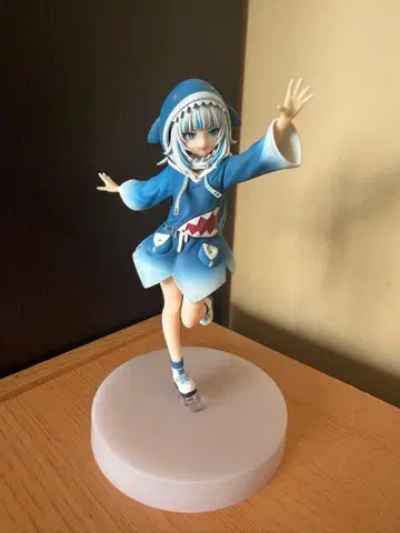 Gawr Gura POP UP PARADE 피규어 (박스 있음)