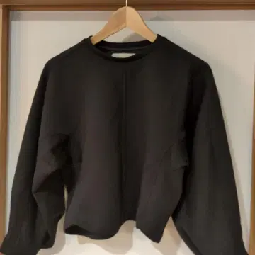 UNITED TOKYO 블랙 맨투맨