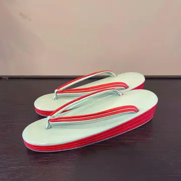 큐트한 민트색 조리 킨란 팝한 코디에