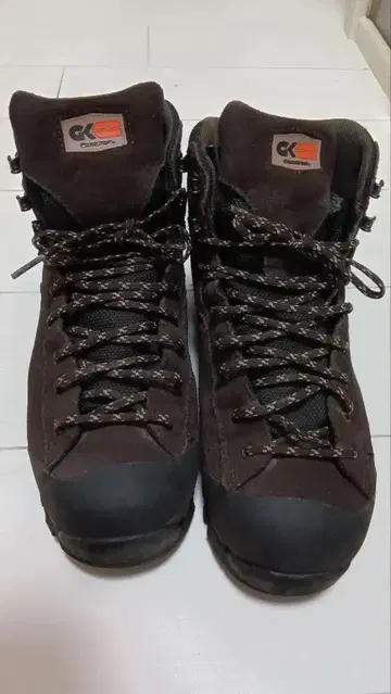 [새상품급] CARAVAN 캐러밴 등산화 GORE-TEX 27.5 EEE