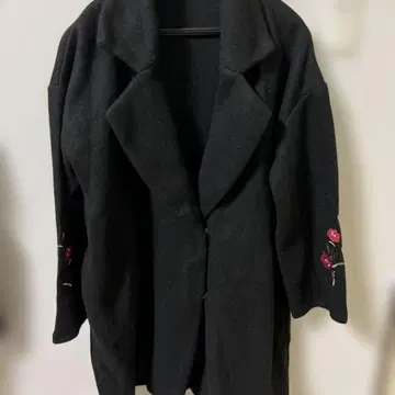 오버 사이즈 블랙 롱 코트 꽃무늬 자수