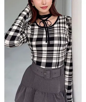 RESEXXY 초커 디자인 니트탑