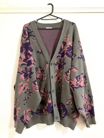 LOWRYS FARM 꽃무늬 가디건 긴팔 그레이