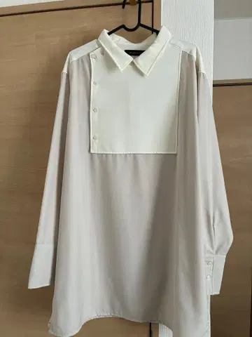 NOT CONVENTIONAL 긴팔 셔츠