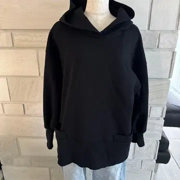 후드 부착 블랙 후드티