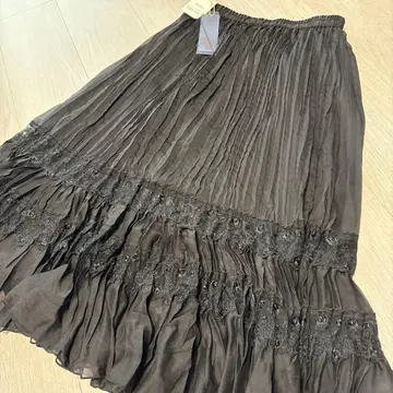 Lily Brown 블랙 플레어 스커트 F