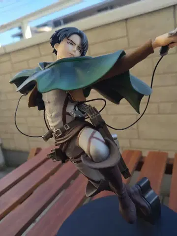 진격의 거인 리바이 액션 포즈 피규어